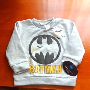 Boys DC COMICS Batman pullover sweatshirt.
